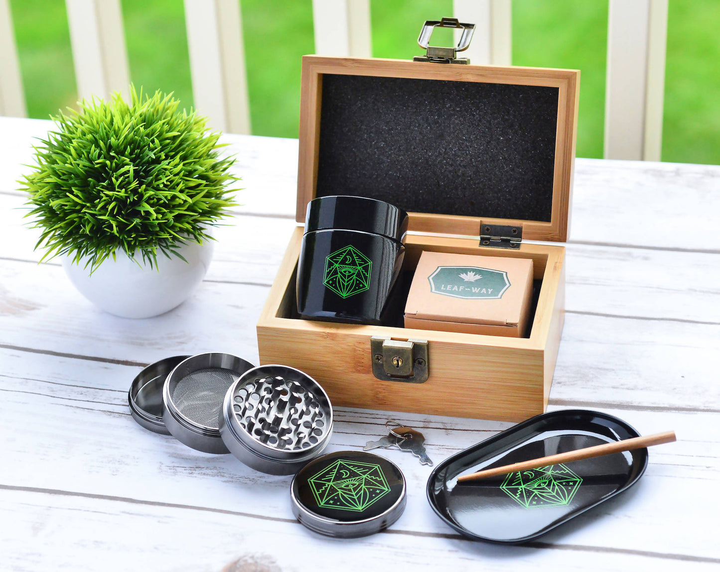 Vintage Bamboo Stash Box Set – Lockable Smell-Proof Kit with Grinder, Tray & Jar