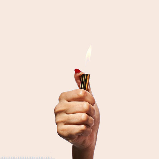 De-Lighter – Minimalist Refillable Lighter for Elegant CBD Sessions